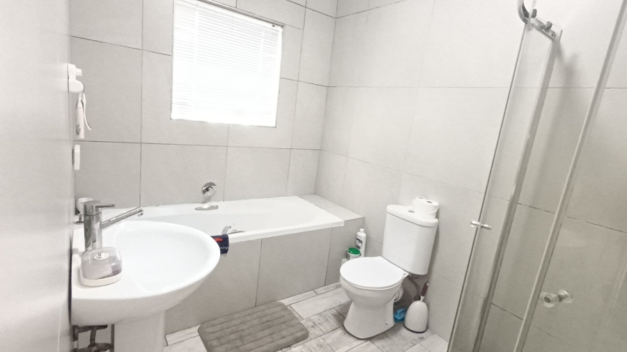 To Let  Bedroom Property for Rent in Pacaltsdorp Western Cape